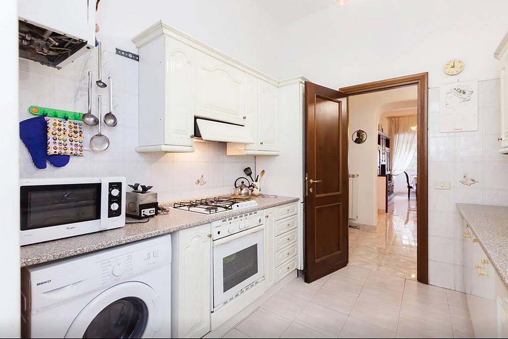 Caterina One O One - Embassy Apartment Roma Esterno foto